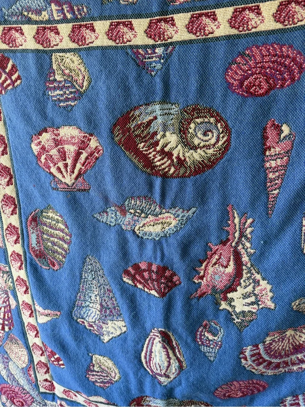 N/A woven throw